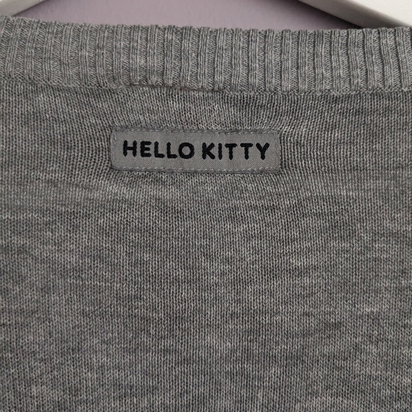 H&M x HELLO KITTY Grey Long Oversized Sweater size 4 - Picture 3 of 7